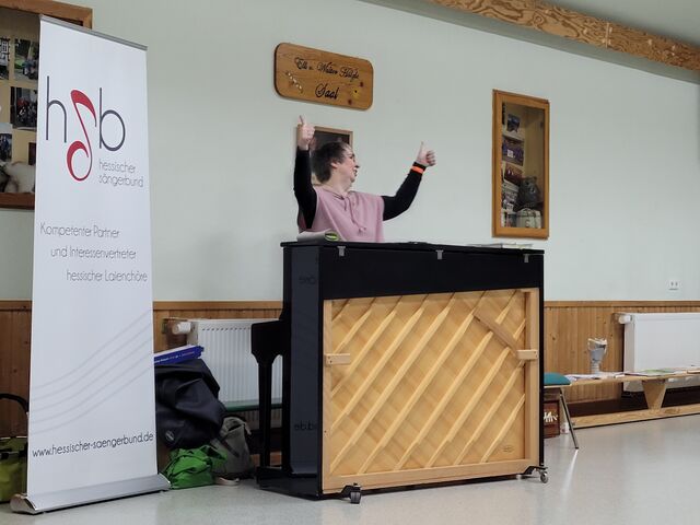 Regine Müller-Laupert beim Stimmbildungsseminar in Wöllstadt