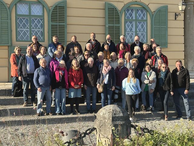KonzertChor vor Barockschloss Esterhazy Anfang Oktober